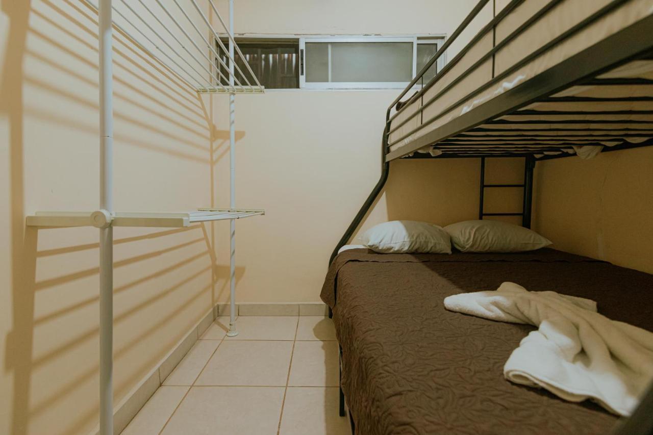 Quepos Inn エクステリア 写真