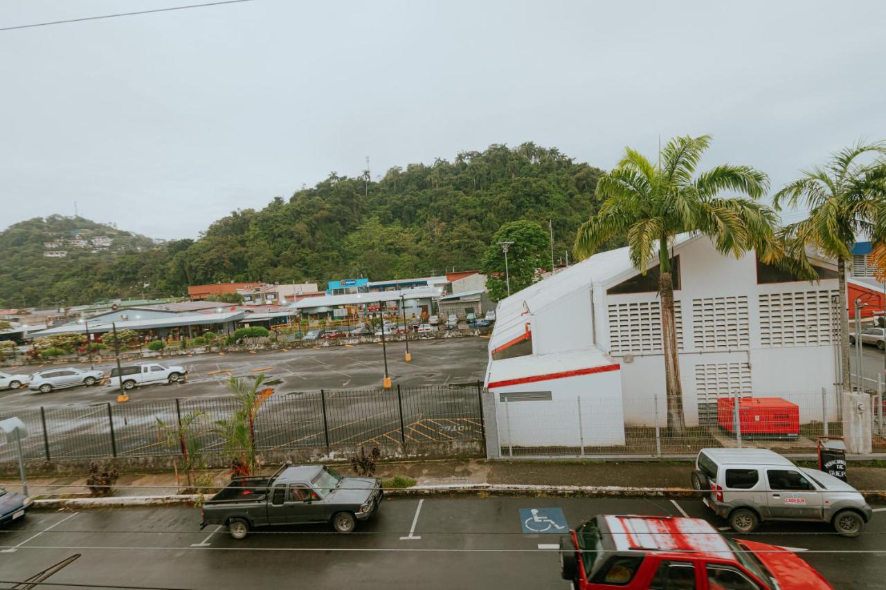 Quepos Inn エクステリア 写真