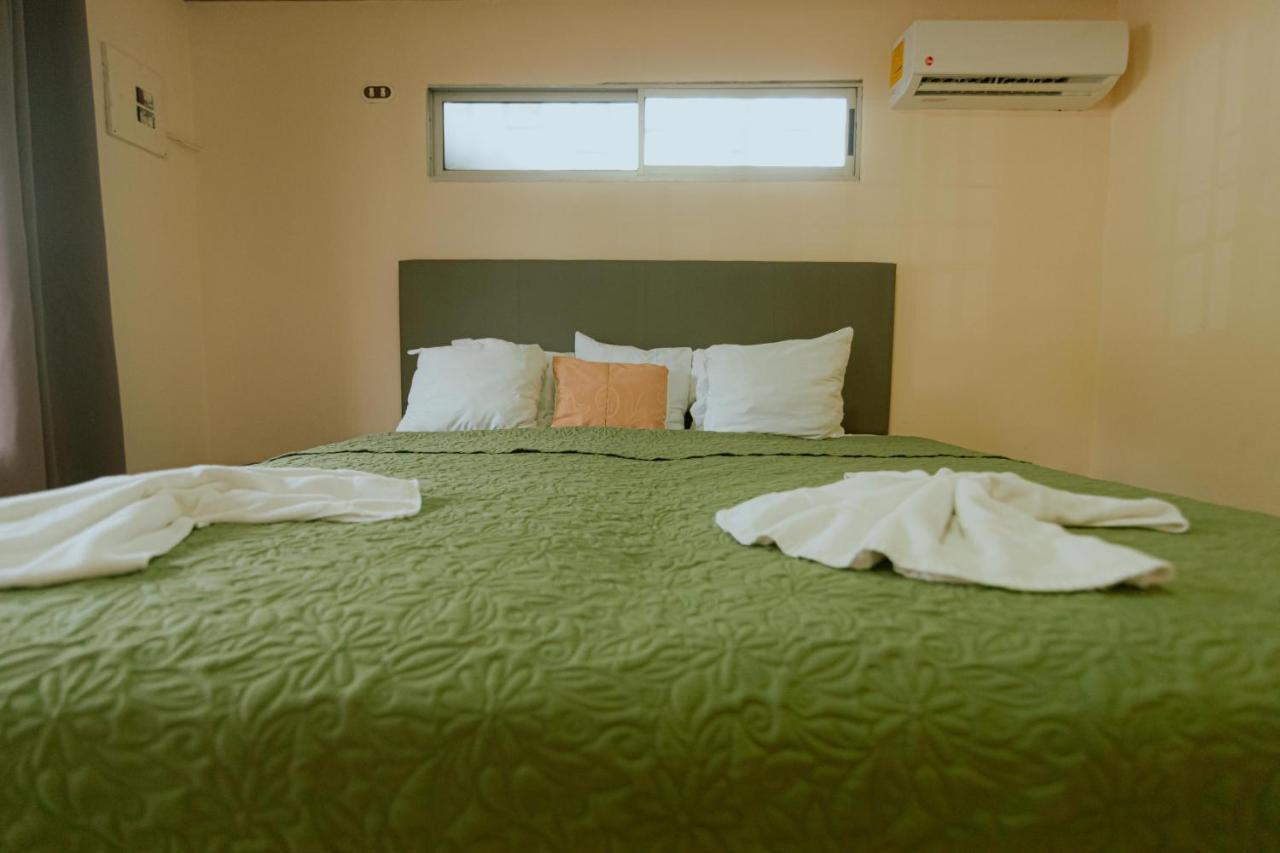 Quepos Inn エクステリア 写真